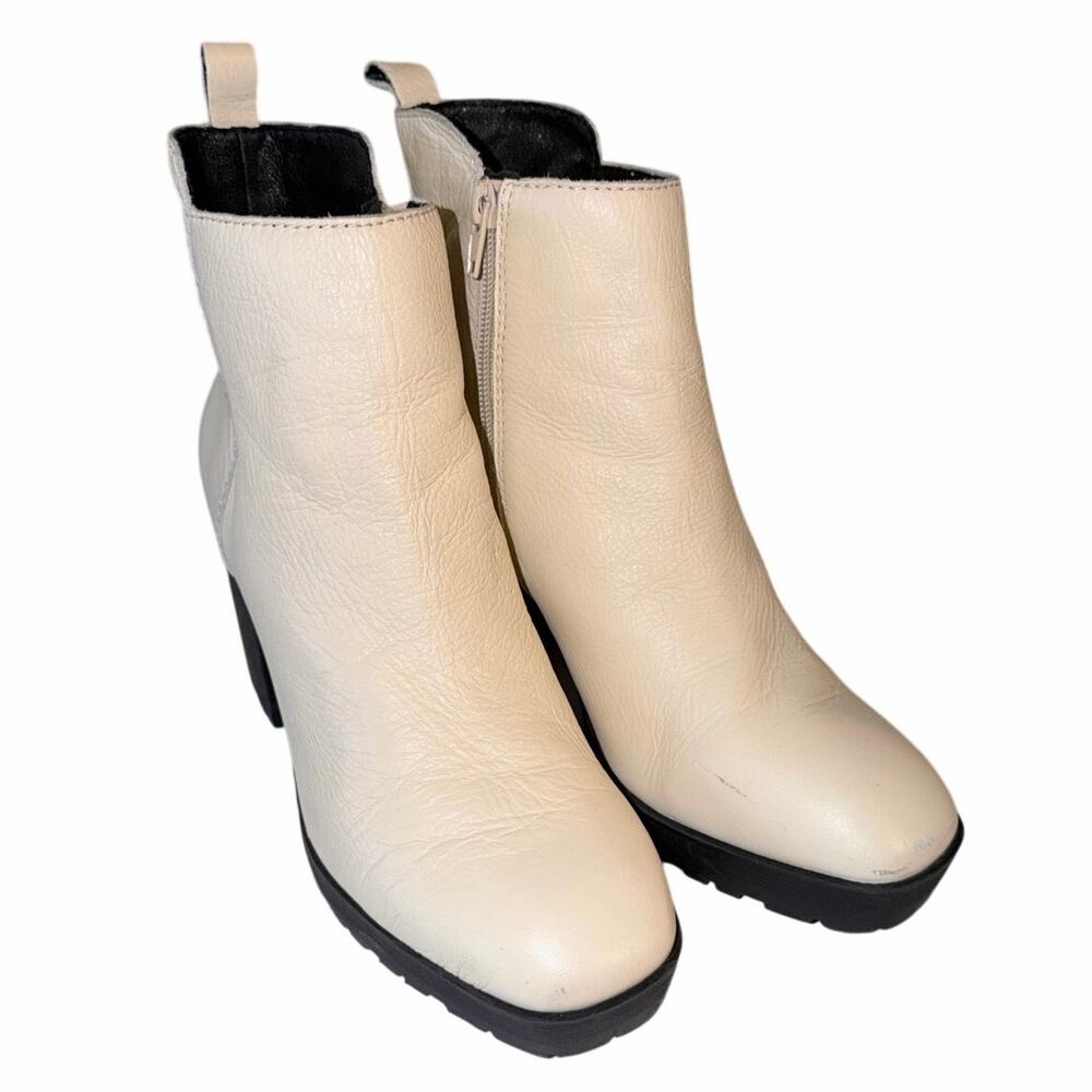 Lucky brand bone cream leather chunky heeled boot womens size 7.5 side zip Y2K